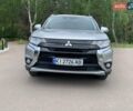 Серый Мицубиси Аутлендер, объемом двигателя 2.38 л и пробегом 118 тыс. км за 18499 $, фото 1 на Automoto.ua