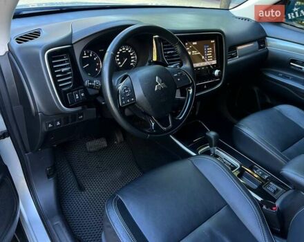 Серый Мицубиси Аутлендер, объемом двигателя 2.4 л и пробегом 80 тыс. км за 15900 $, фото 11 на Automoto.ua