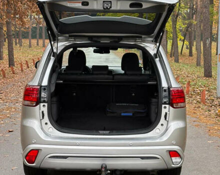 Серый Мицубиси Аутлендер, объемом двигателя 2.36 л и пробегом 179 тыс. км за 24900 $, фото 8 на Automoto.ua