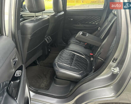 Сірий Міцубісі Аутлендер, об'ємом двигуна 0 л та пробігом 157 тис. км за 25900 $, фото 33 на Automoto.ua