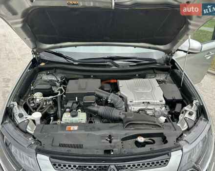 Сірий Міцубісі Аутлендер, об'ємом двигуна 2.36 л та пробігом 179 тис. км за 24950 $, фото 38 на Automoto.ua