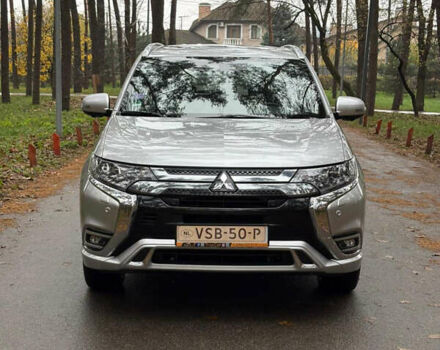 Серый Мицубиси Аутлендер, объемом двигателя 2.36 л и пробегом 179 тыс. км за 24900 $, фото 7 на Automoto.ua