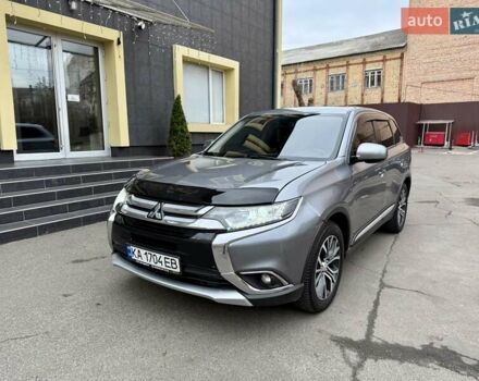 Сірий Міцубісі Аутлендер, об'ємом двигуна 2.36 л та пробігом 136 тис. км за 14800 $, фото 2 на Automoto.ua