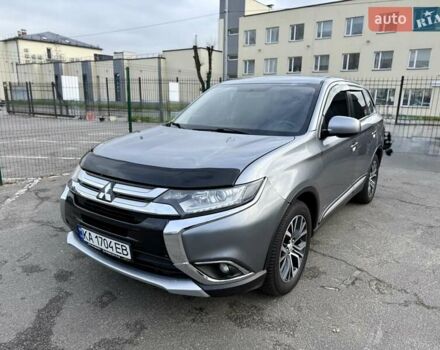 Серый Мицубиси Аутлендер, объемом двигателя 2.36 л и пробегом 136 тыс. км за 15000 $, фото 1 на Automoto.ua
