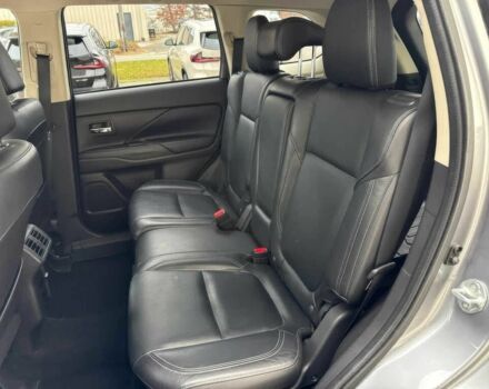 Серый Мицубиси Аутлендер, объемом двигателя 2.4 л и пробегом 47 тыс. км за 8000 $, фото 11 на Automoto.ua