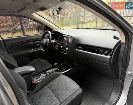 Сірий Міцубісі Аутлендер, об'ємом двигуна 2.36 л та пробігом 136 тис. км за 14800 $, фото 16 на Automoto.ua