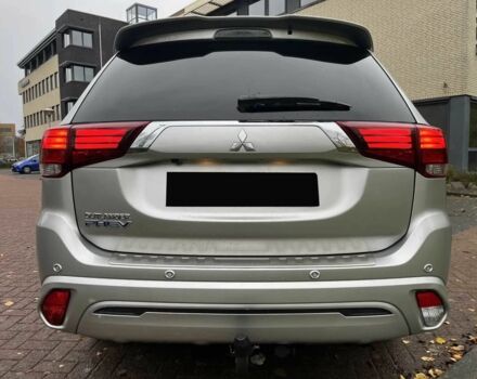 Серый Мицубиси Аутлендер, объемом двигателя 2.4 л и пробегом 49 тыс. км за 13300 $, фото 5 на Automoto.ua