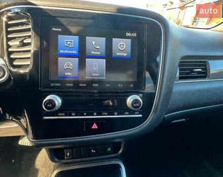 Серый Мицубиси Аутлендер, объемом двигателя 2.4 л и пробегом 120 тыс. км за 23200 $, фото 11 на Automoto.ua