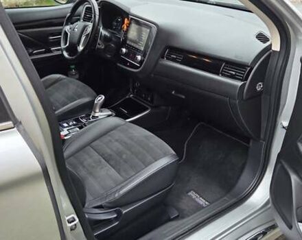 Серый Мицубиси Аутлендер, объемом двигателя 2.4 л и пробегом 174 тыс. км за 27300 $, фото 11 на Automoto.ua