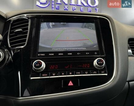 Серый Мицубиси Аутлендер, объемом двигателя 2 л и пробегом 91 тыс. км за 19000 $, фото 6 на Automoto.ua