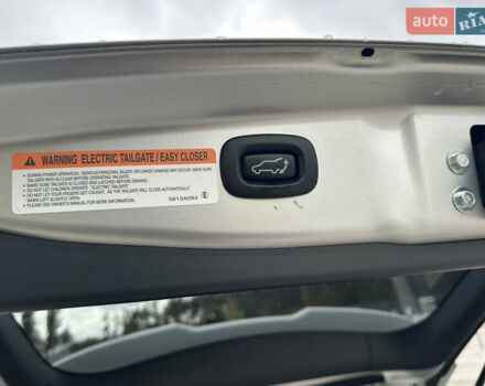 Сірий Міцубісі Аутлендер, об'ємом двигуна 2.36 л та пробігом 179 тис. км за 24950 $, фото 16 на Automoto.ua