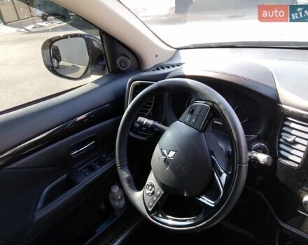 Серый Мицубиси Аутлендер, объемом двигателя 2 л и пробегом 32 тыс. км за 21000 $, фото 6 на Automoto.ua