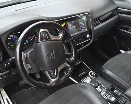 Серый Мицубиси Аутлендер, объемом двигателя 2.4 л и пробегом 174 тыс. км за 27300 $, фото 7 на Automoto.ua