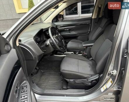 Сірий Міцубісі Аутлендер, об'ємом двигуна 2.36 л та пробігом 136 тис. км за 14800 $, фото 13 на Automoto.ua