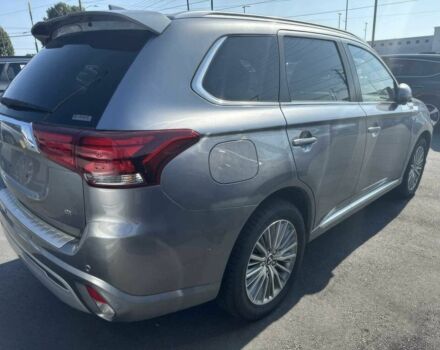 Серый Мицубиси Аутлендер, объемом двигателя 2 л и пробегом 37 тыс. км за 13400 $, фото 4 на Automoto.ua