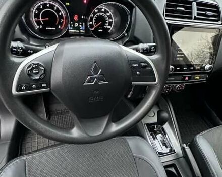 Серый Мицубиси Аутлендер, объемом двигателя 2 л и пробегом 70 тыс. км за 16899 $, фото 17 на Automoto.ua