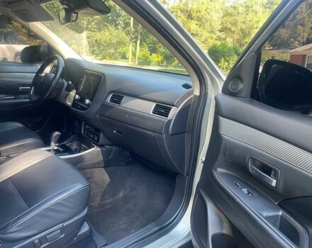 Серый Мицубиси Аутлендер, объемом двигателя 2.4 л и пробегом 35 тыс. км за 5100 $, фото 11 на Automoto.ua