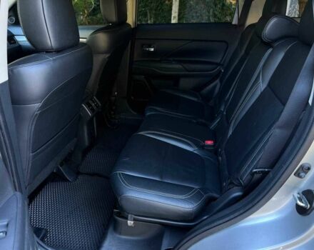 Серый Мицубиси Аутлендер, объемом двигателя 2.4 л и пробегом 80 тыс. км за 15900 $, фото 12 на Automoto.ua