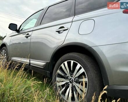 Сірий Міцубісі Аутлендер, об'ємом двигуна 2.36 л та пробігом 91 тис. км за 21150 $, фото 10 на Automoto.ua