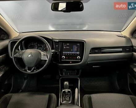 Серый Мицубиси Аутлендер, объемом двигателя 2 л и пробегом 91 тыс. км за 19000 $, фото 38 на Automoto.ua