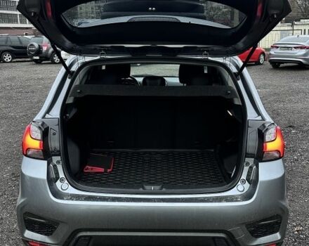 Серый Мицубиси Аутлендер, объемом двигателя 2 л и пробегом 70 тыс. км за 16799 $, фото 1 на Automoto.ua