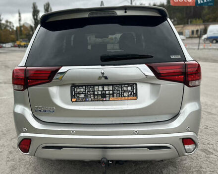 Сірий Міцубісі Аутлендер, об'ємом двигуна 2.36 л та пробігом 179 тис. км за 24950 $, фото 8 на Automoto.ua