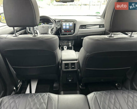 Сірий Міцубісі Аутлендер, об'ємом двигуна 2.36 л та пробігом 179 тис. км за 24950 $, фото 18 на Automoto.ua