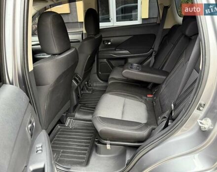 Сірий Міцубісі Аутлендер, об'ємом двигуна 2.36 л та пробігом 136 тис. км за 14800 $, фото 14 на Automoto.ua