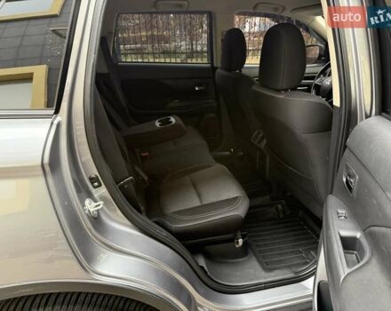 Сірий Міцубісі Аутлендер, об'ємом двигуна 2.36 л та пробігом 136 тис. км за 14800 $, фото 15 на Automoto.ua