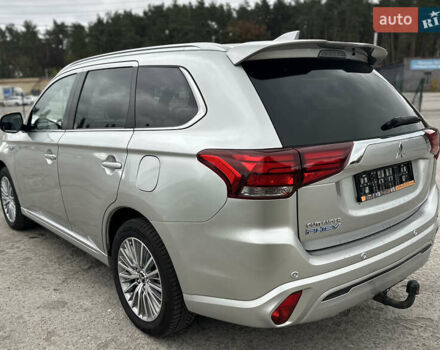 Сірий Міцубісі Аутлендер, об'ємом двигуна 2.36 л та пробігом 179 тис. км за 24950 $, фото 9 на Automoto.ua