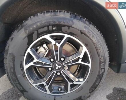 Серый Мицубиси Аутлендер, объемом двигателя 2 л и пробегом 32 тыс. км за 21000 $, фото 9 на Automoto.ua