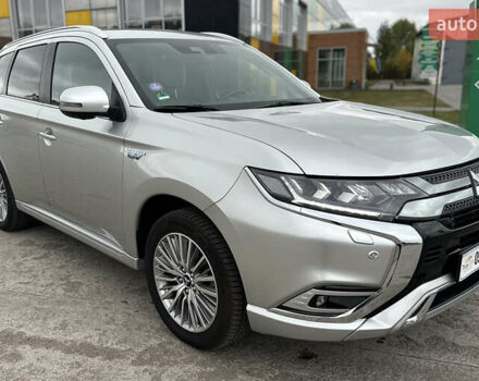 Сірий Міцубісі Аутлендер, об'ємом двигуна 2.36 л та пробігом 179 тис. км за 24950 $, фото 2 на Automoto.ua