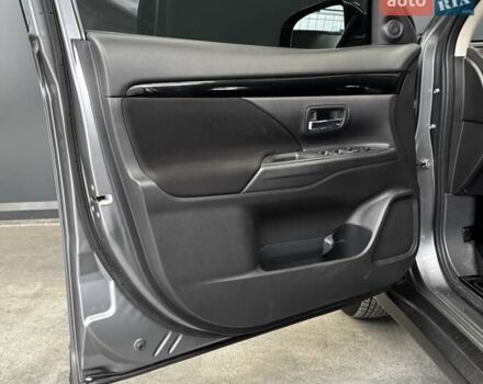 Серый Мицубиси Аутлендер, объемом двигателя 2 л и пробегом 91 тыс. км за 19000 $, фото 32 на Automoto.ua