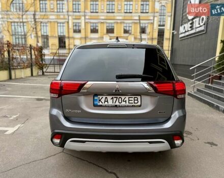 Сірий Міцубісі Аутлендер, об'ємом двигуна 2.36 л та пробігом 136 тис. км за 14800 $, фото 6 на Automoto.ua