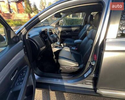 Серый Мицубиси Аутлендер, объемом двигателя 2.4 л и пробегом 120 тыс. км за 23200 $, фото 5 на Automoto.ua