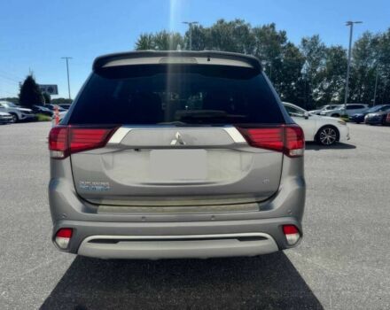 Сірий Міцубісі Аутлендер, об'ємом двигуна 2 л та пробігом 37 тис. км за 16800 $, фото 6 на Automoto.ua