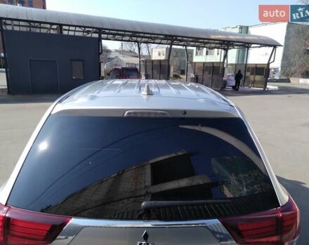 Серый Мицубиси Аутлендер, объемом двигателя 2 л и пробегом 32 тыс. км за 21000 $, фото 3 на Automoto.ua