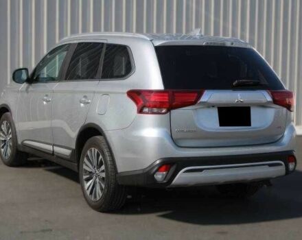 Мицубиси Аутлендер 2020 в Черкассах на Automoto.ua Серый Мицубиси Аутлендер, объемом двигателя 2.4 л и пробегом 68 тыс. км за 13000 $, фото 3 на Automoto.ua