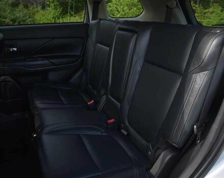 Серый Мицубиси Аутлендер, объемом двигателя 2.4 л и пробегом 35 тыс. км за 7600 $, фото 10 на Automoto.ua