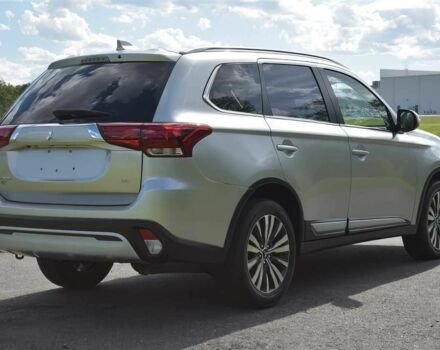 Серый Мицубиси Аутлендер, объемом двигателя 2.4 л и пробегом 35 тыс. км за 7600 $, фото 6 на Automoto.ua