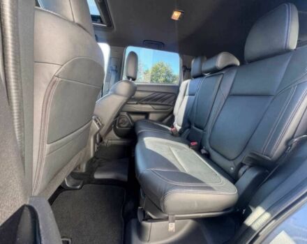 Сірий Міцубісі Аутлендер, об'ємом двигуна 2 л та пробігом 37 тис. км за 16800 $, фото 10 на Automoto.ua