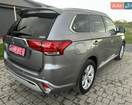 Сірий Міцубісі Аутлендер, об'ємом двигуна 0 л та пробігом 157 тис. км за 25900 $, фото 5 на Automoto.ua