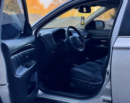 Міцубісі Аутлендер 2020 у Дніпро (Дніпропетровську) на Automoto.ua Сірий Міцубісі Аутлендер, об'ємом двигуна 2.36 л та пробігом 29 тис. км за 25500 $, фото 24 на Automoto.ua