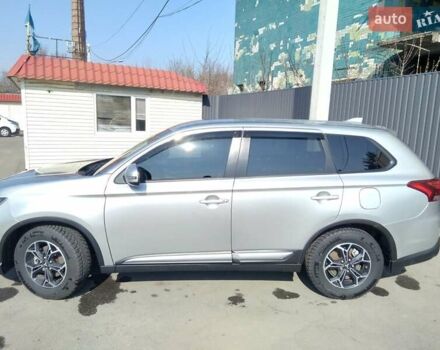 Серый Мицубиси Аутлендер, объемом двигателя 2 л и пробегом 32 тыс. км за 21000 $, фото 4 на Automoto.ua