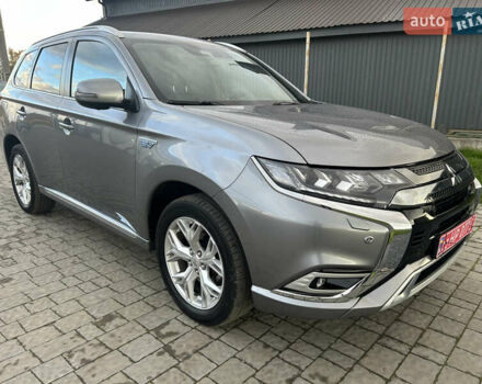 Сірий Міцубісі Аутлендер, об'ємом двигуна 0 л та пробігом 157 тис. км за 25900 $, фото 4 на Automoto.ua