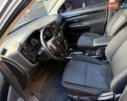 Серый Мицубиси Аутлендер, объемом двигателя 2.36 л и пробегом 136 тыс. км за 14900 $, фото 16 на Automoto.ua