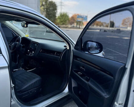 Міцубісі Аутлендер 2020 у Дніпро (Дніпропетровську) на Automoto.ua Сірий Міцубісі Аутлендер, об'ємом двигуна 2.36 л та пробігом 29 тис. км за 25500 $, фото 34 на Automoto.ua