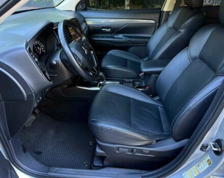 Серый Мицубиси Аутлендер, объемом двигателя 2.4 л и пробегом 80 тыс. км за 15900 $, фото 10 на Automoto.ua