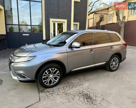 Серый Мицубиси Аутлендер, объемом двигателя 2.36 л и пробегом 136 тыс. км за 14900 $, фото 2 на Automoto.ua