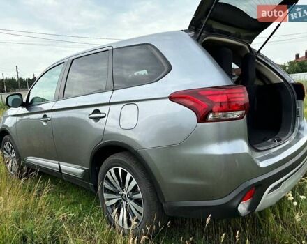 Сірий Міцубісі Аутлендер, об'ємом двигуна 2.36 л та пробігом 91 тис. км за 21150 $, фото 7 на Automoto.ua